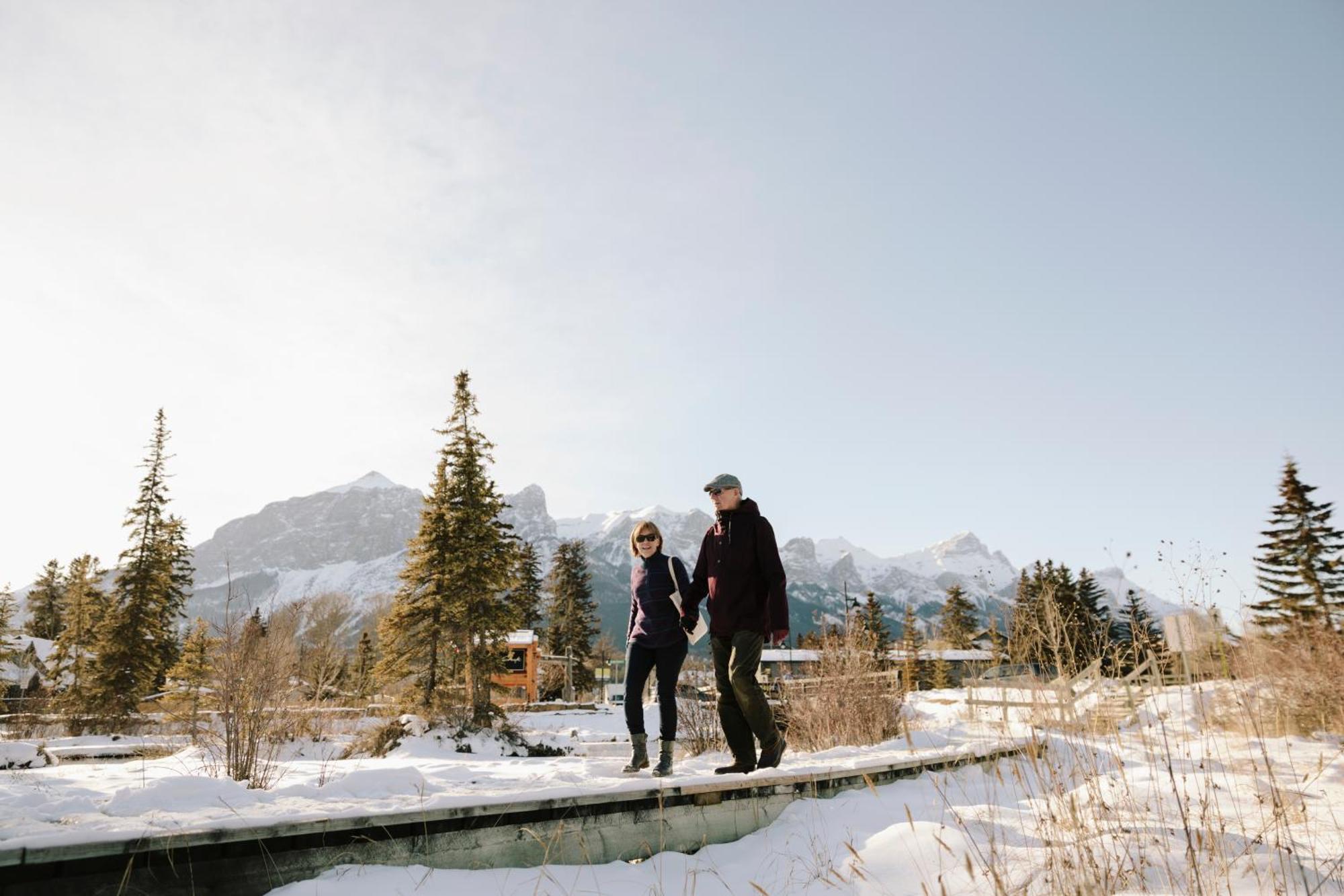 A Bear And Bison Country Inn Canmore Exterior photo